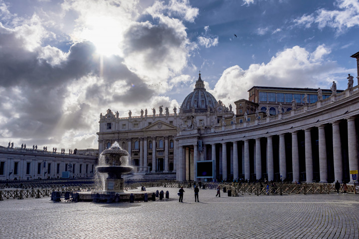 A kiürült Szent Péter tér Rómában a járvány első hulláma alatt 2020 márciusában – Fotó: Stefano Montesi / Corbis / Getty Images