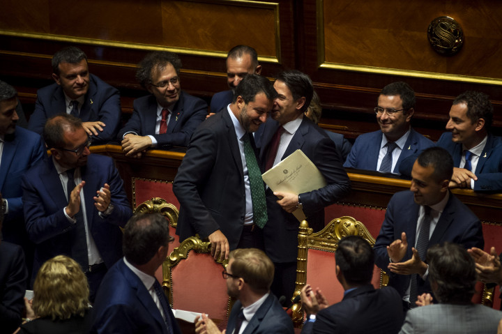 Matteo Salvini és Giuseppe Conte beszélnek a szenátus épületében – 2020 augusztusában – Fotó: Antonio Masiello / Getty Images