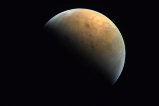 Először küldött képet a Marsról az Egyesült Arab Emírségek űrszondája