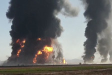 Több mint 500 jármű gyulladt ki, miután felrobbant egy üzemanyag-szállító kamion az afgán-iráni határon