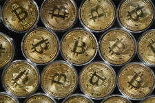 A bitcoin az arany babérjaira törhet