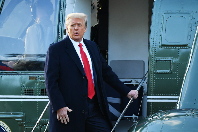 Polgári pert indítottak Donald Trump ellen egy Ku-Klux-Klan-ellenes törvény alapján