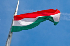 Még mindig a magyar a legboldogtalanabb visegrádi nemzet, de a 2010-es években itt volt a legnagyobb javulás