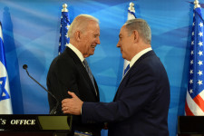 Szokatlanul sokat várt Biden, mire felhívta Netanjahut