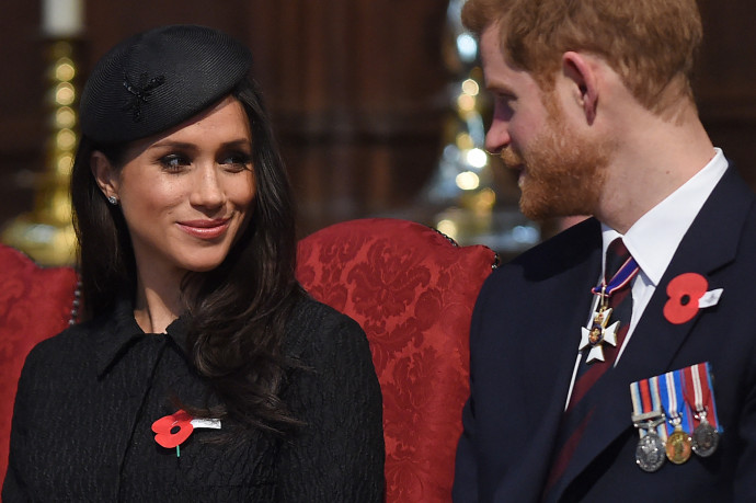 Harry herceg és Meghan Markle hivatalosan már dolgozni sem fog a királynőnek