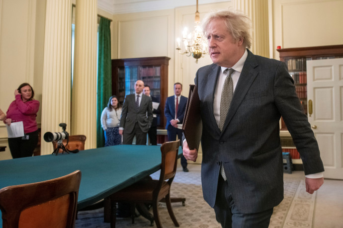 Két hónap után kinyithatnak a brit iskolák, Johnson bejelentette a lazítás kezdetét