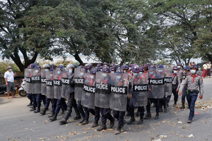 A hadsereg a tömegbe lőve törné meg a mianmari puccs elleni sztrájkot