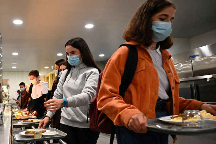 A járványra hivatkozva száműzte a húst az iskolák menzájáról a lyoni polgármester