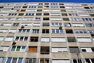 Lakásvásárlással és -építéssel enyhítené a lakhatási válságot az idén induló budapesti lakásügynökség