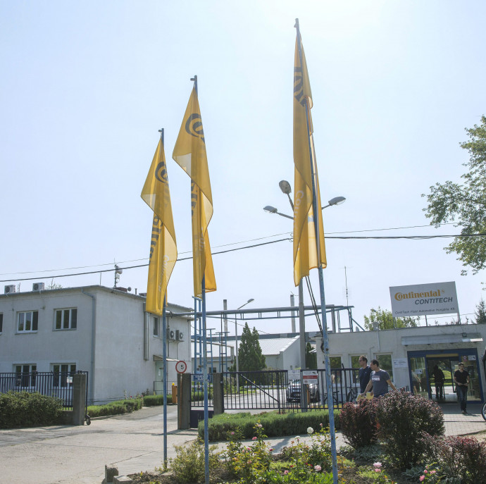 A legnagyobb csongrádi cég sztrájkolói azt mondják, megszakadnak a munkában