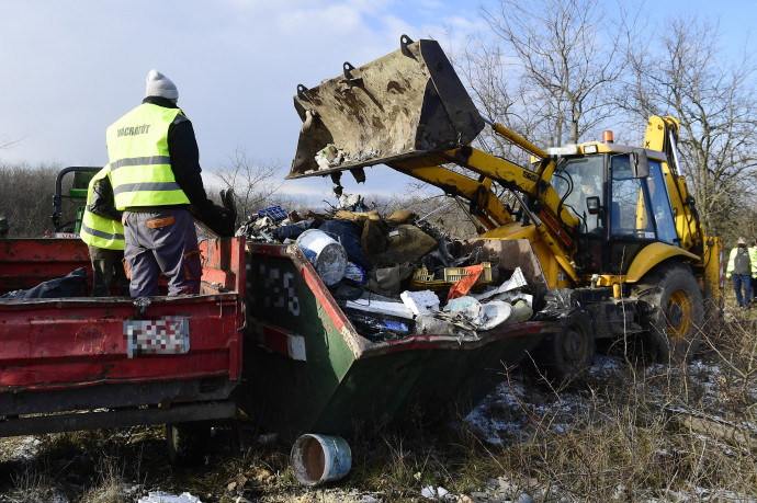 Áder másodjára már átengedte a hulladékgazdálkodási törvényt