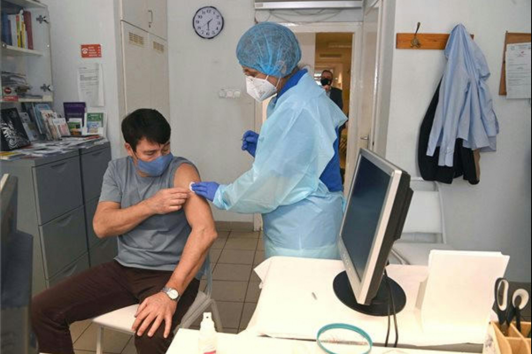 Áder megkapta a kínai vakcinát, a többire őszig kellett volna várnia