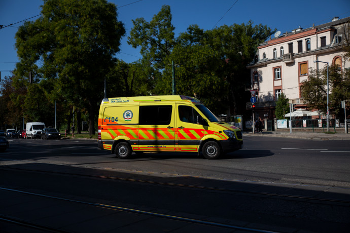 Egy mentős közjegyzőnél tett nyilatkozatot, hogy kényszer hatására írja alá a szerződését