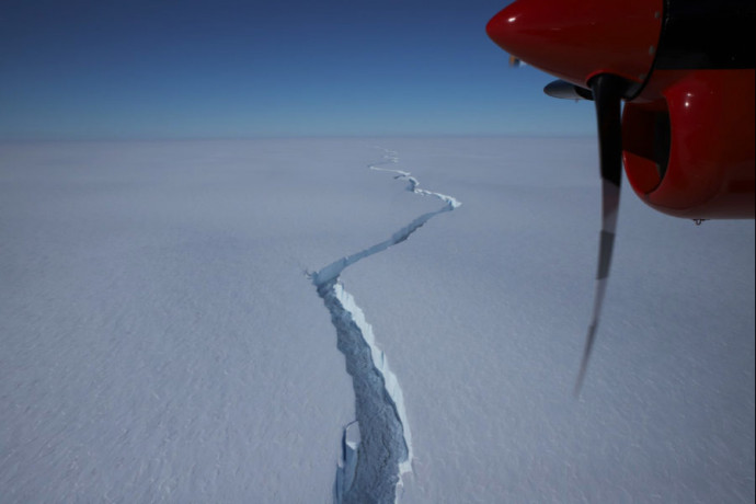 Két és fél budapestnyi jéghegy szakadt le az Antarktiszról