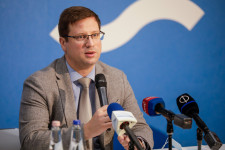 Gulyás Gergely: Gyurcsány Ferenc a cigis ávós szerepét osztotta Karácsony Gergelyre