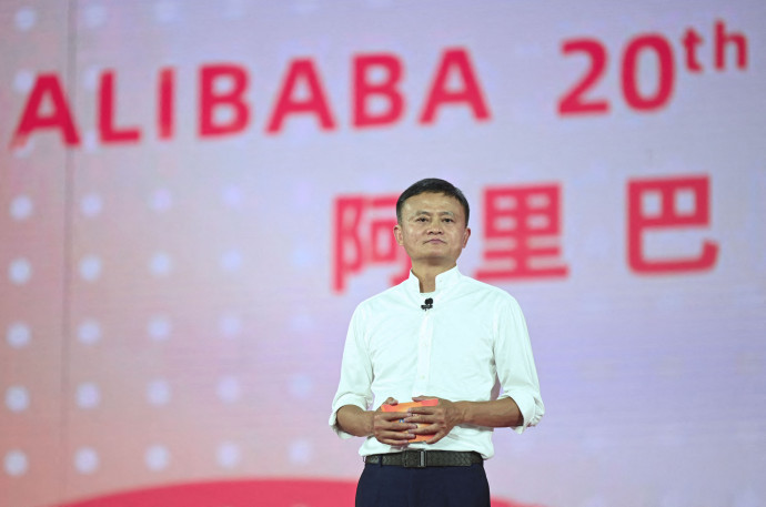 Jack Ma az Alibaba nevű cégének húszéves születésnapjánFotó: Jin Liangkuai /Xinhua via AFP