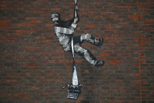 Oscar Wilde-ot ábrázoló Banksy-festmény bukkant fel a readingi fegyház falán