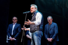 A Facebookról tudta meg a Győri Nemzeti Színház igazgatója, hogy tíz év után leváltották