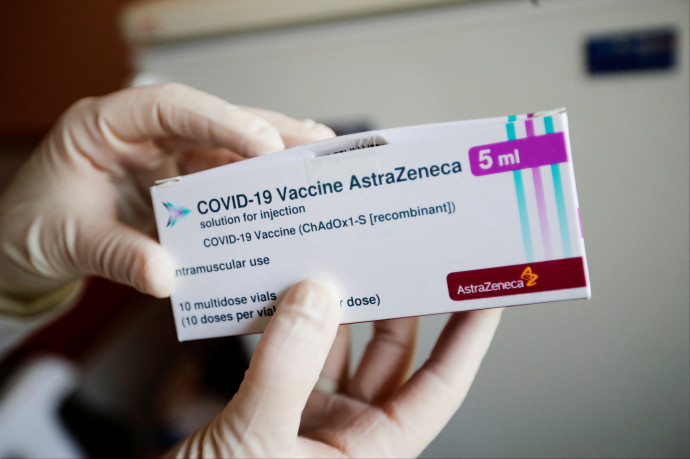 Totális összevisszaság a központi oltásban, a kormány a lovak közé dobta a gyeplőt