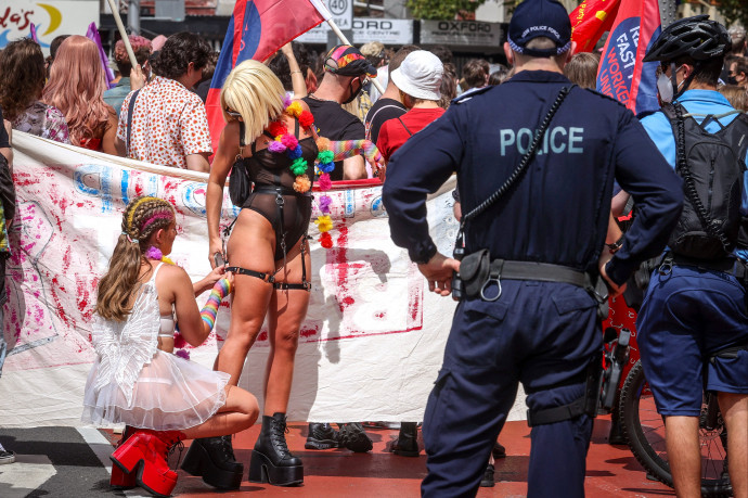 36 ezer ember bulizott együtt Rita Orára az ausztrál melegfelvonuláson