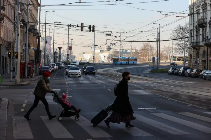Ugyanolyannak tűnik ez a nap is, mint a bezárást megelőző összes többi
