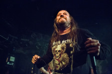 Meghalt a death metal legendás énekese, LG Petrov