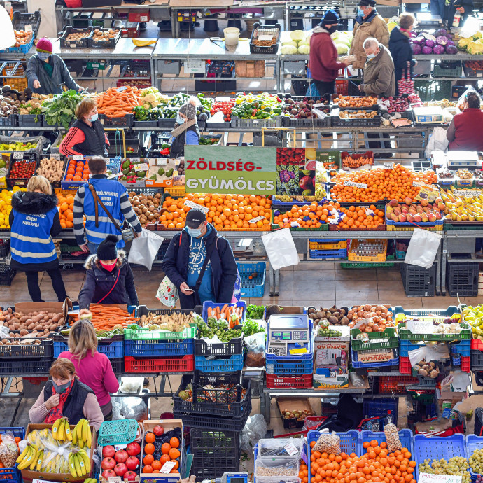 Egyre könnyebb műanyag zacskó nélkül vásárolni, mégsem szabadulunk tőle