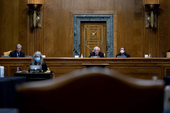 Bernie Sanders szenátor, a Költségvetési Bizottság elnöke beszél a Bizottság meghallgatásán 2021. február 25-én – Fotó: Stefani Reynolds / Pool / Getty Images / AFP
