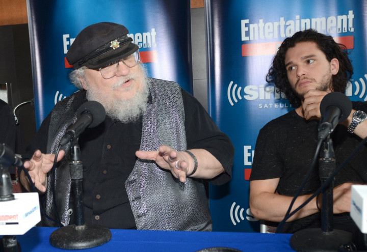 George RR Martin író és Kit Harrington, a Trónok harca egyik színésze a 2014-es Comic-Con-on – Fotó: Kent Horner / Getty Images / AFP