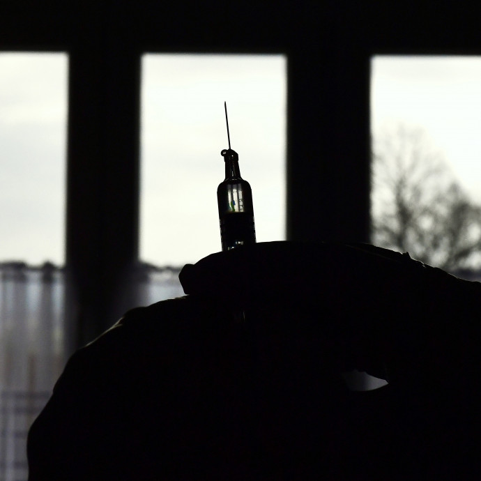 Összeér a kínai vakcinabiznisz és a botrányos lélegeztetőgép-beszerzés