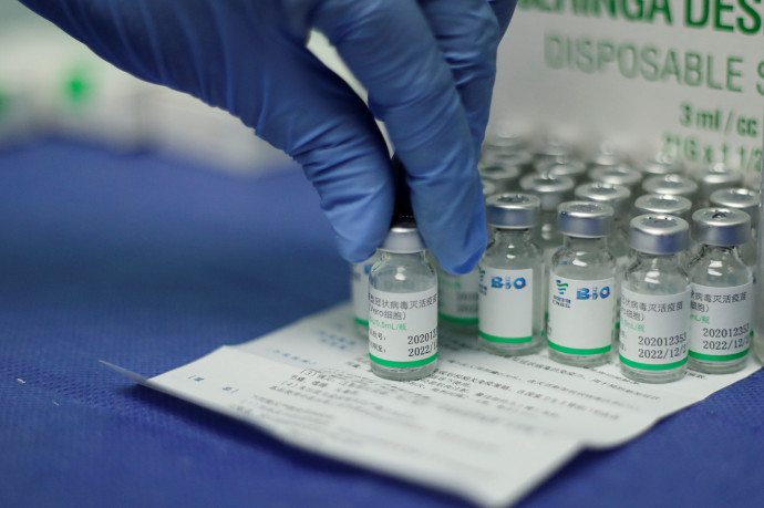 Az Egyesült Arab Emírségekben több esetben harmadik oltás is kell a Sinopharm-vakcinából