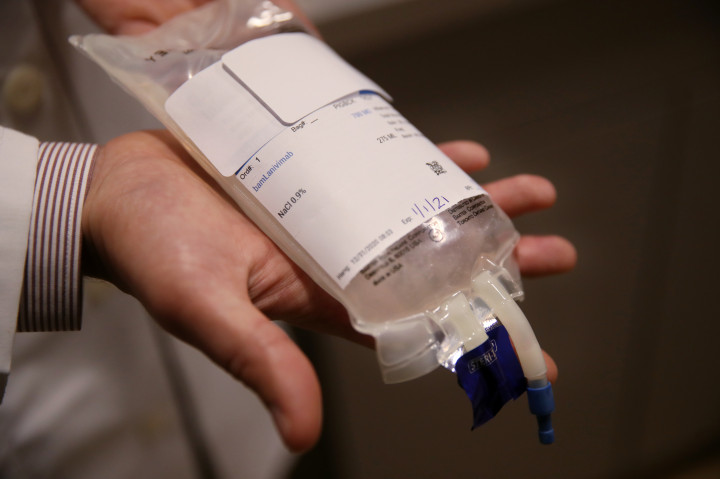 Bamlanivimab-tartalmú infúzió egy bostoni kórházban – Fotó: Craig F. Walker / The Boston Globe / Getty Images
