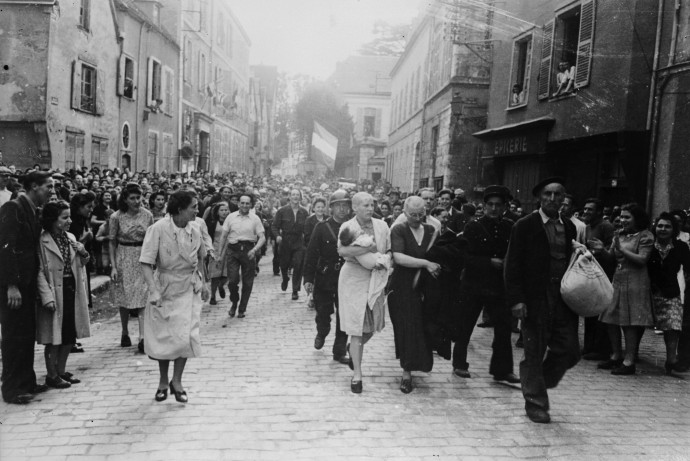 Kollaboráns nők büntetése a felszabadulás franciaroszág-szerte a felszabadulás után – Fotók: Keystone / Bettmann / Robert Capa / Getty Images