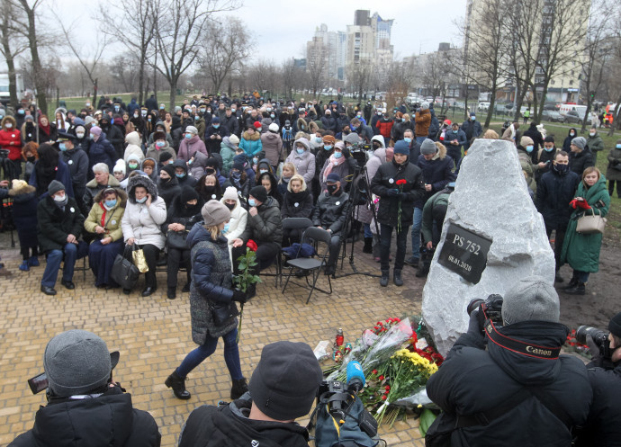 Megemlékezés az ukrán utasszállító lelövésének első évfordulóján 2021. január 8-án.Forrás: Vladimir Shtanko / ANADOLU AGENCY / Anadolu Agency via AFP