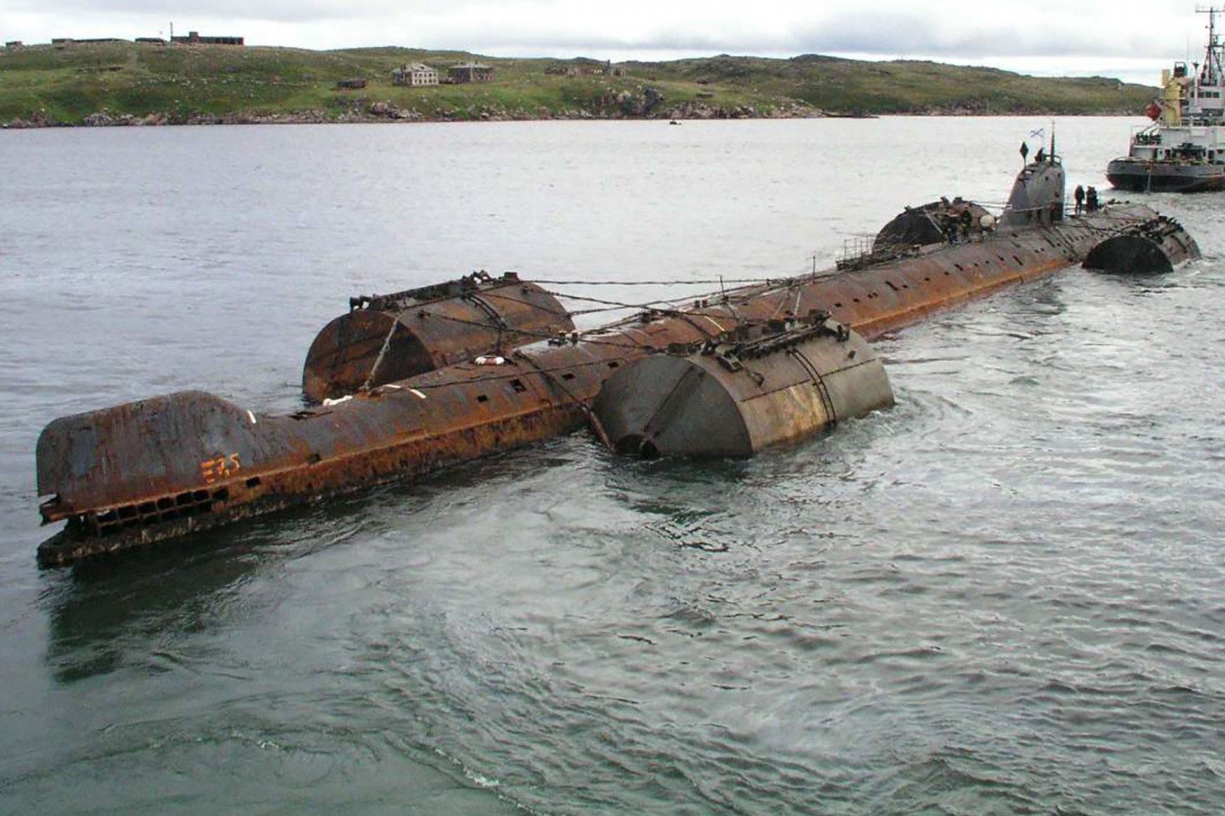 Hat és fél hirosimányi atomhulladék rohad egy orosz tengeralattjáró-temetőben