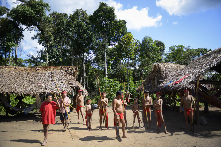 Yanomamik közössége a brazil–venezuelai határ közelében – Fotó: Leo Ramirez/AFP