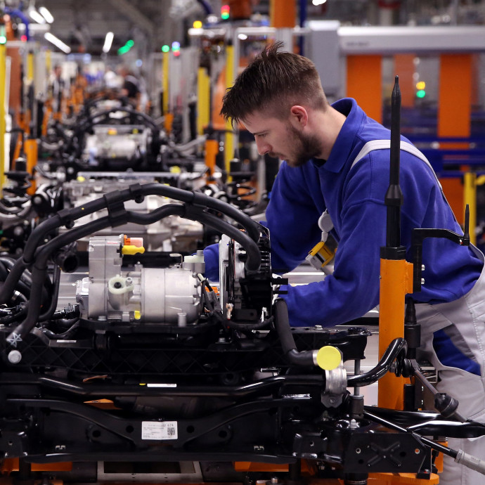 Közelharcot kell folytatnia a Volkswagennek, hogy autókat tudjon gyártani