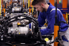 Közelharcot kell folytatnia a Volkswagennek, hogy autókat tudjon gyártani