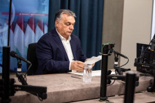 Orbán: Hétfőtől még egy hétig biztosan maradnak a mostani korlátozások
