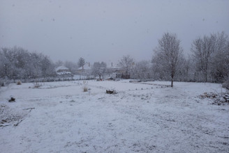 Több helyen havazik, Kalocsánál reggelre hét centi hó esett