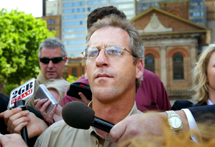 A férj, Craig Folbigg a bíróság előtt, miután Kathleen Folbigget elítélték 2003-ban – Fotó: Getty Images