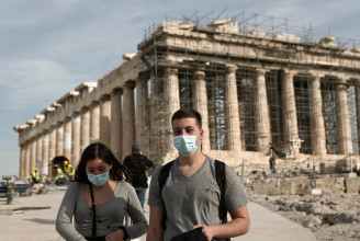 Görögországban mostantól a magánorvosoknak is muszáj besegíteniük az állami kórházakban