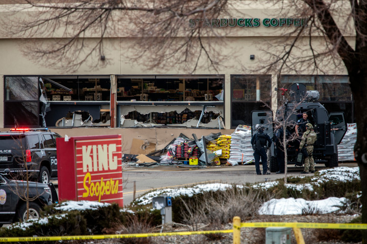 Tíz ember halt meg egy áruházi lövöldözésben Coloradóban