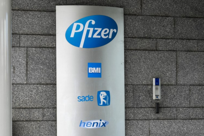 A Pfizer elkezdte tesztelni a szájon át szedhető Covid-gyógyszerét