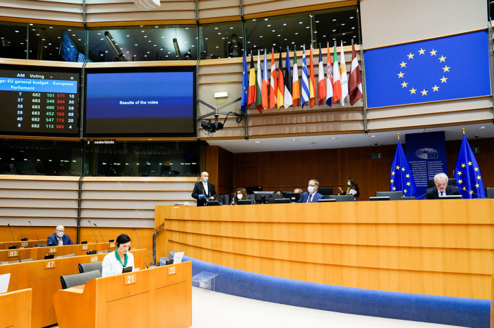Kikényszerítené az Európai Parlament a jogállamisági rendelet alkalmazását
