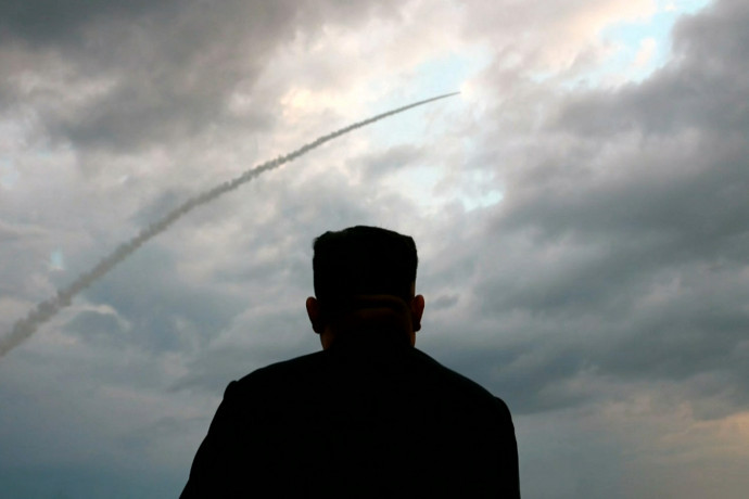 Észak-Korea megint rakétákat lőtt ki, ezúttal a Japán-tenger felé
