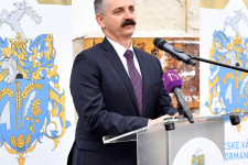 A negyedosztályú bicskei kézilabdacsapatnak kétszer annyiért építenek csarnokot, mint a város éves büdzséje