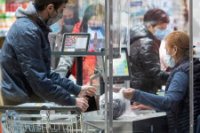 A tavalyi hivatalos adatok túlbecsültek, a valóságban a reálkeresetek alig emelkedhettek