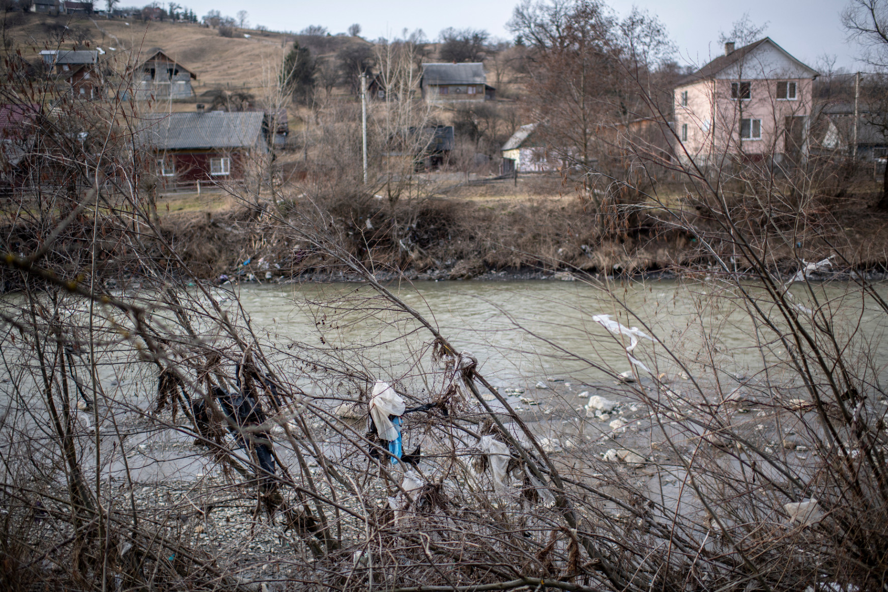 Ahonnan a Tisza tisztán indul és műanyaggal érkezik
