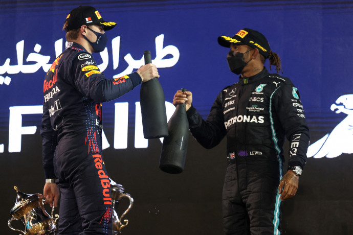 Hamilton 29-szer csinálta meg büntetlenül, ami Verstappennek a győzelmébe került